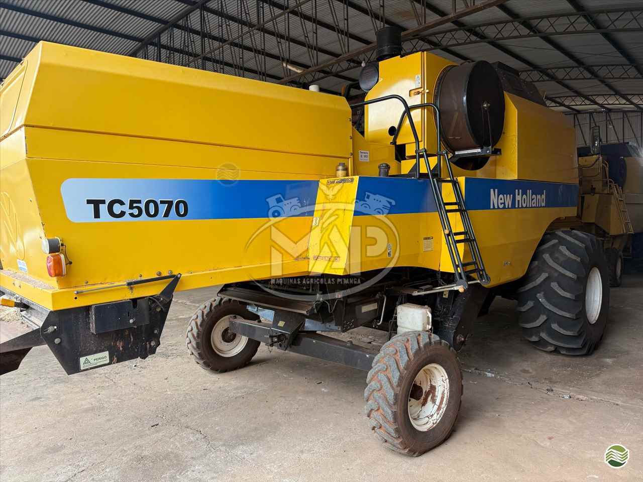 COLHEITADEIRA NEW HOLLAND TC 5070 Máquinas Agrícolas Pitanga PITANGA PARANÁ PR